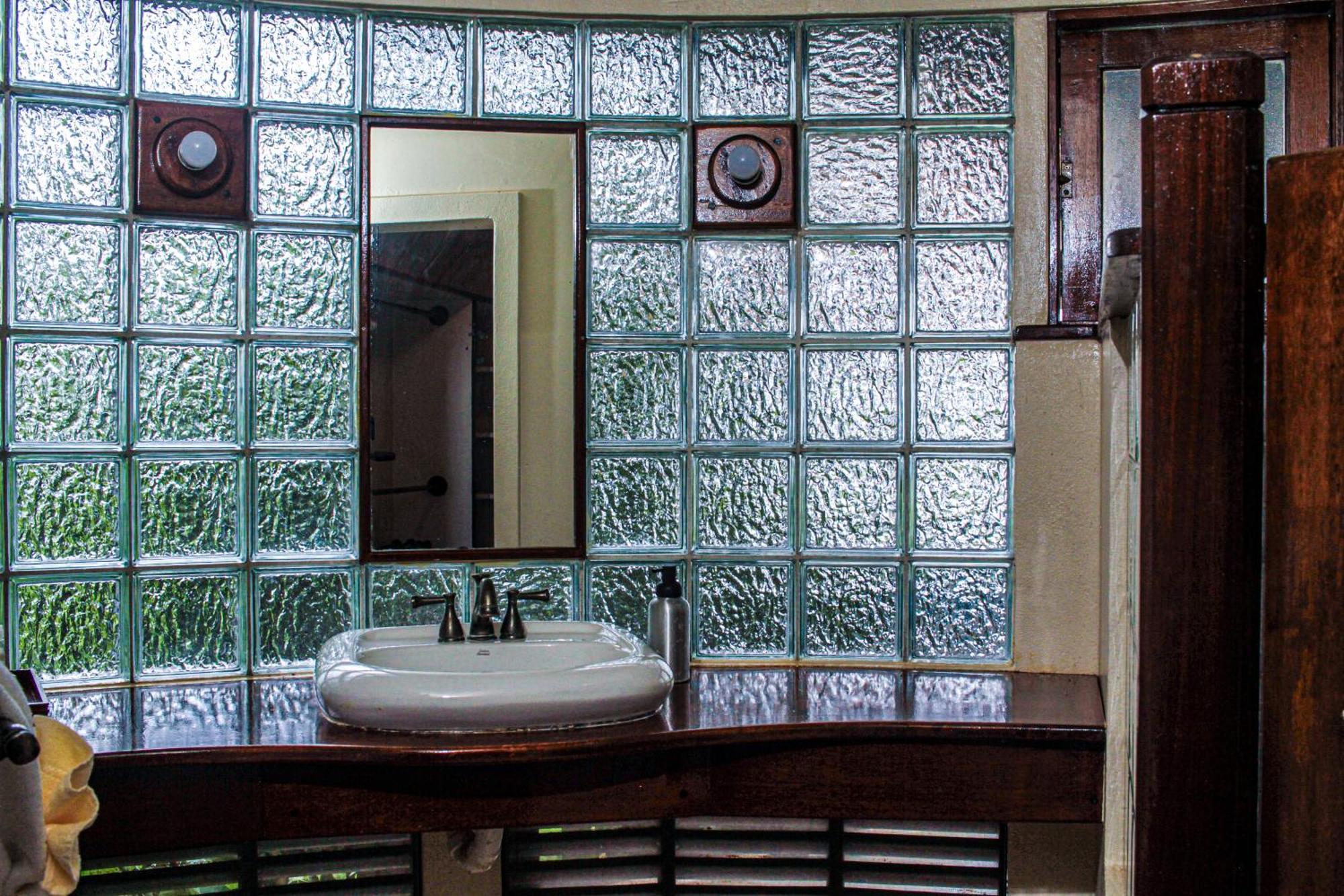 Spring Hotel Bequia Port Elizabeth Bagian luar foto